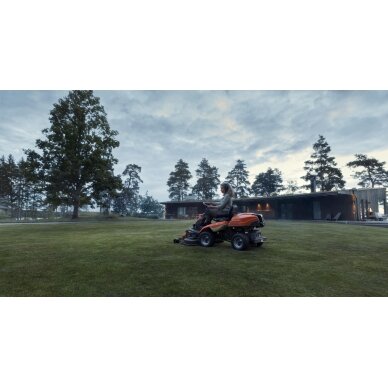 Rider traktoriukas Husqvarna R216T AWD 4